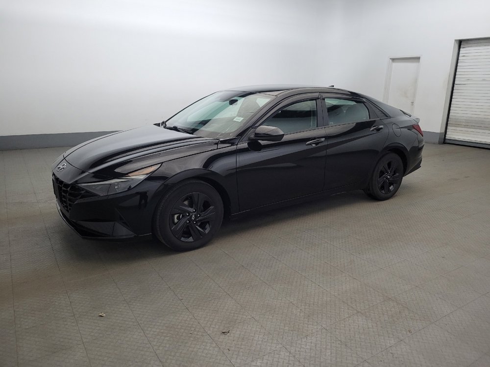Used 2023 Hyundai Elantra SEL w/ Cargo Package FWD image 2