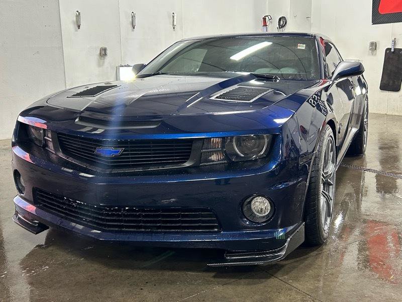 Used 2010 Chevrolet Camaro SS w/ RS Package RWD image 3