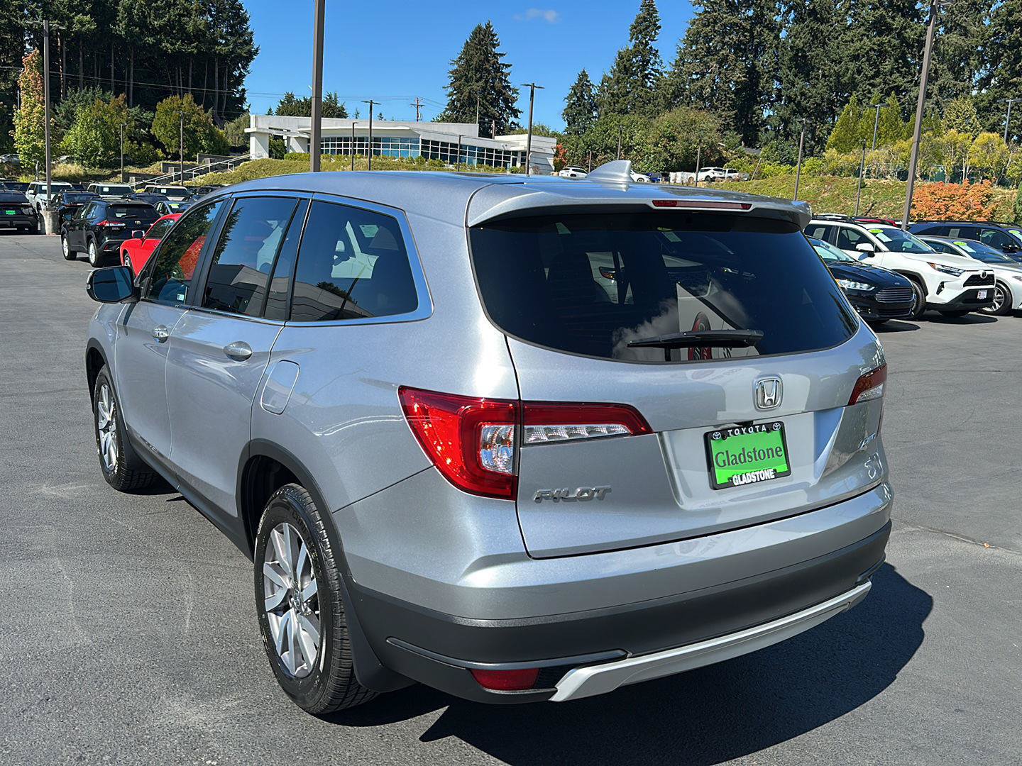 Used 2019 Honda Pilot EX image 4