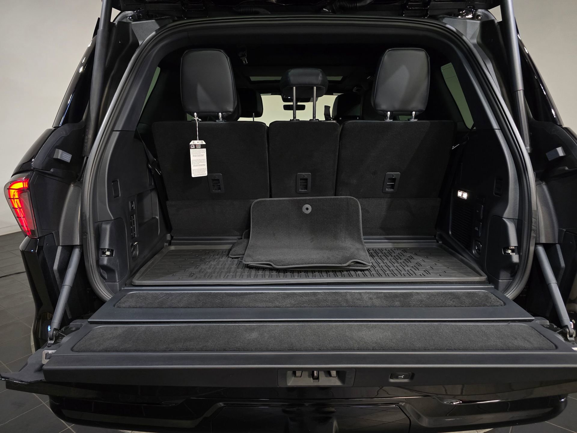 New 2025 Lincoln Navigator L Reserve w/ Jet Appearance Package image 8