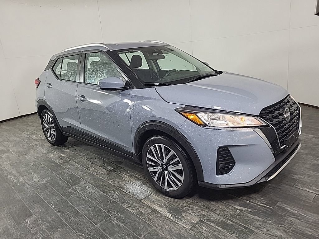 Used 2024 Nissan Kicks SV image 3