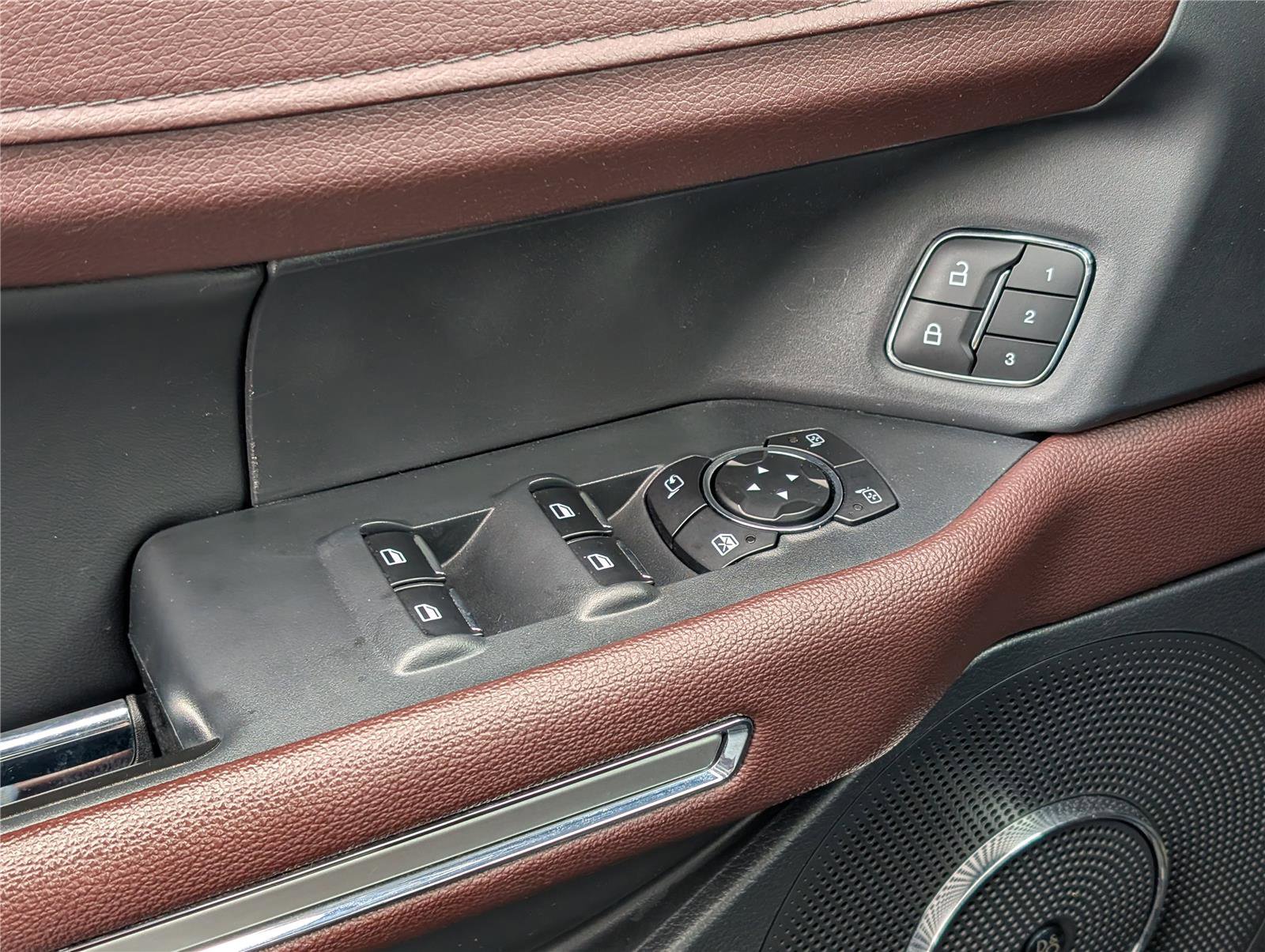 Used 2024 Ford Expedition Limited image 20