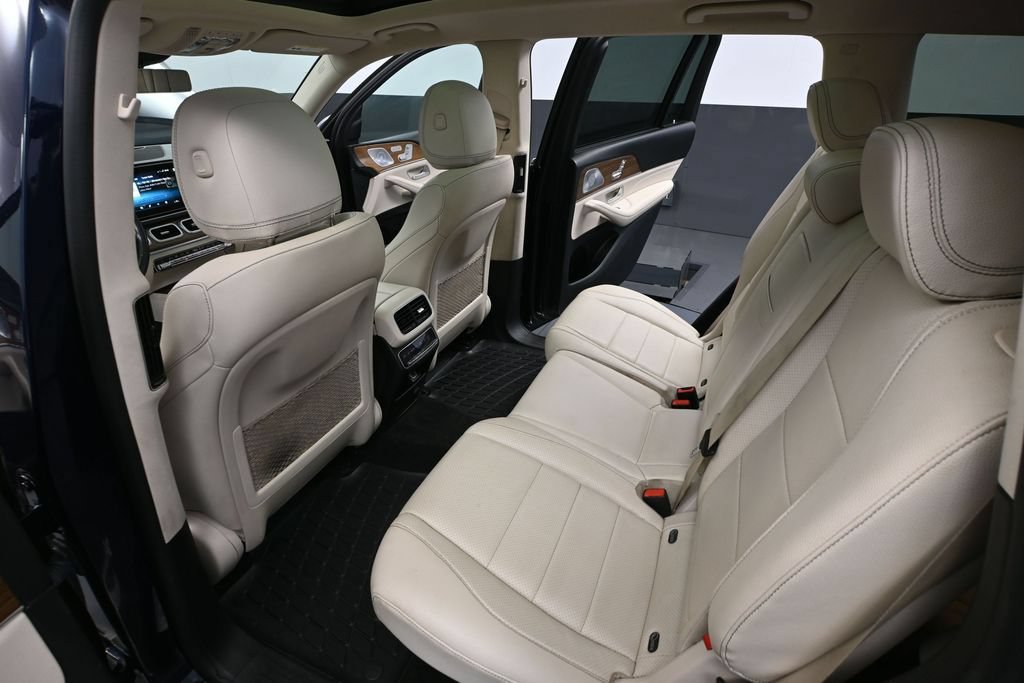 Used 2021 Mercedes-Benz GLS 450 4MATIC image 38