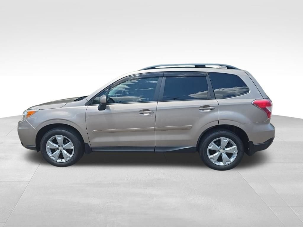 Used 2016 Subaru Forester 2.5i Premium w/ All-Weather Package AWD/4WD image 9
