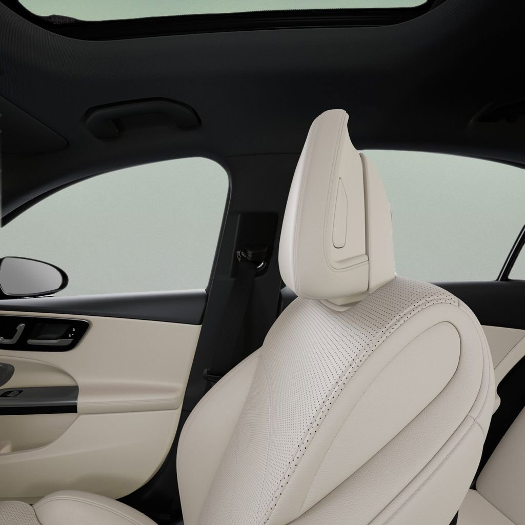 Used 2025 Mercedes-Benz C 300 Sedan image 45