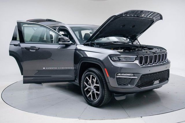 Used 2024 Jeep Grand Cherokee Limited image 15