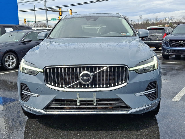 Used 2022 Volvo XC60 B5 Inscription w/ Climate Package image 2