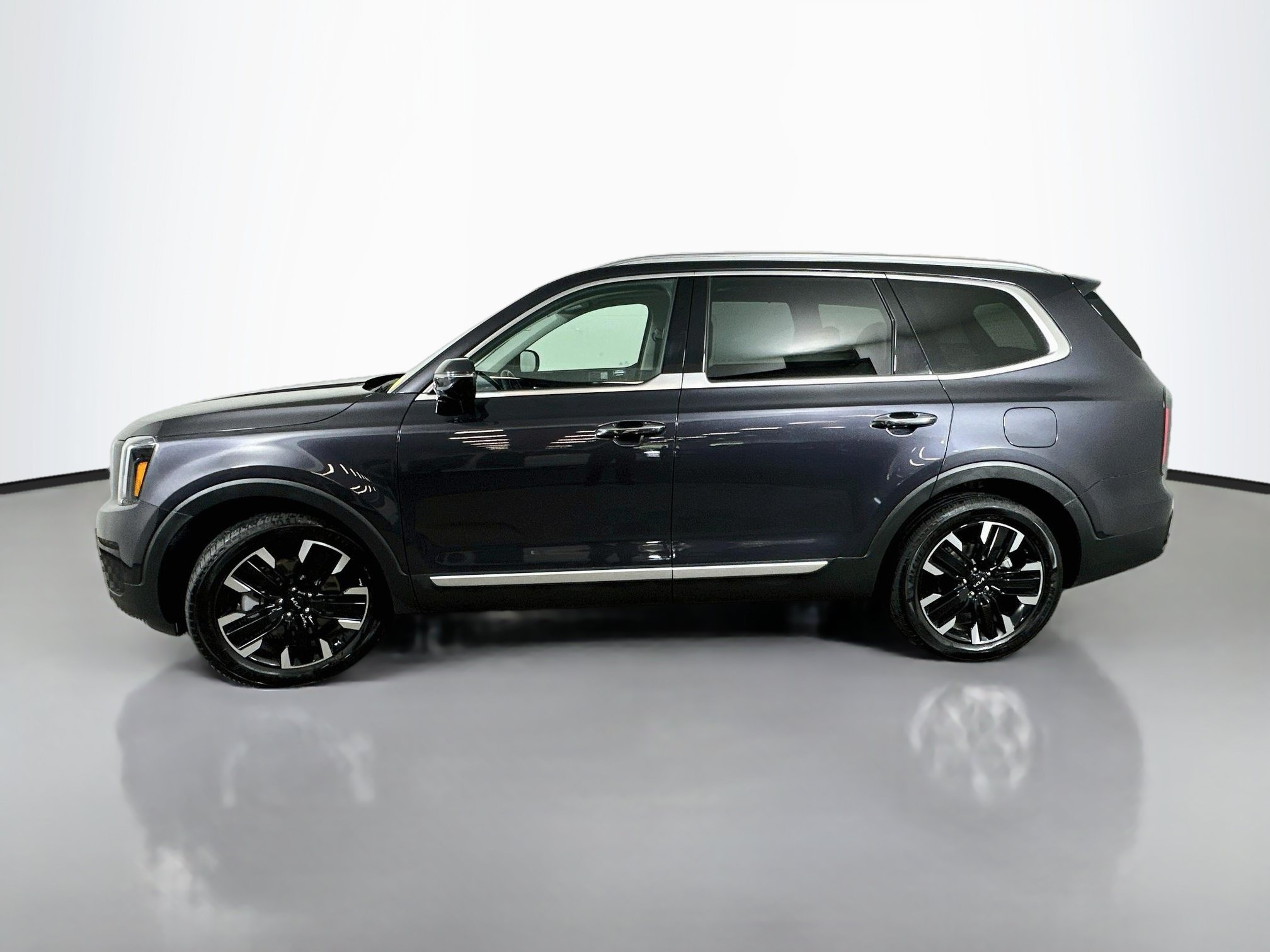 Used 2025 Kia Telluride SX AWD/4WD image 4