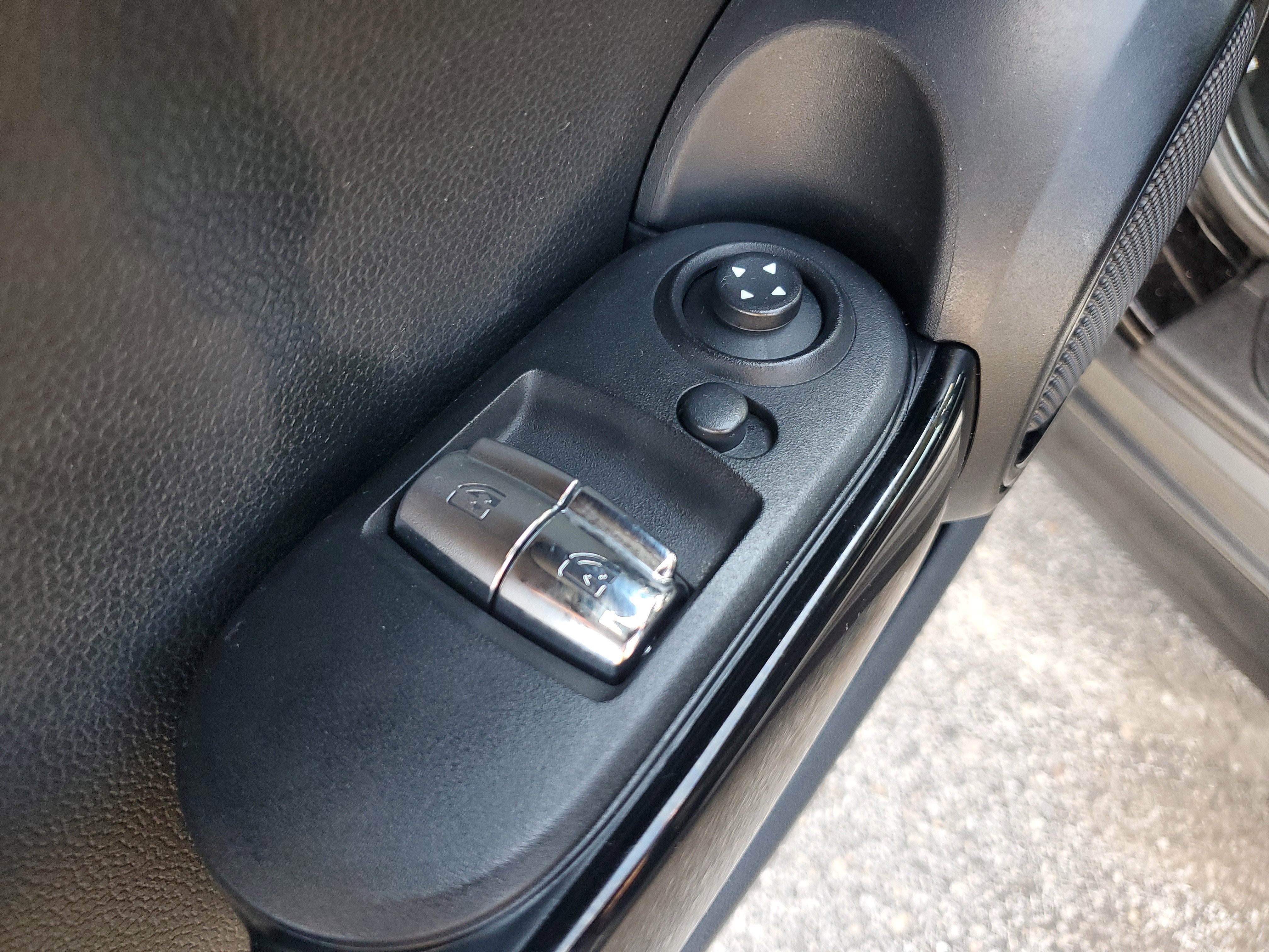 Used 2020 MINI Cooper S image 17