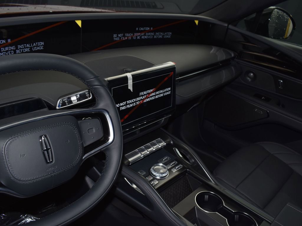 New 2025 Lincoln Nautilus Premier w/ Equipment Group 102A AWD/4WD image 17