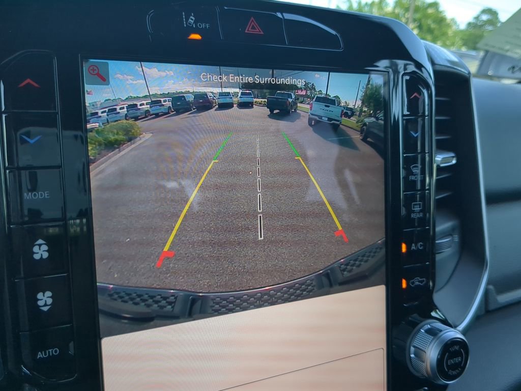 New 2025 RAM 1500 4x4 Crew Cab image 5
