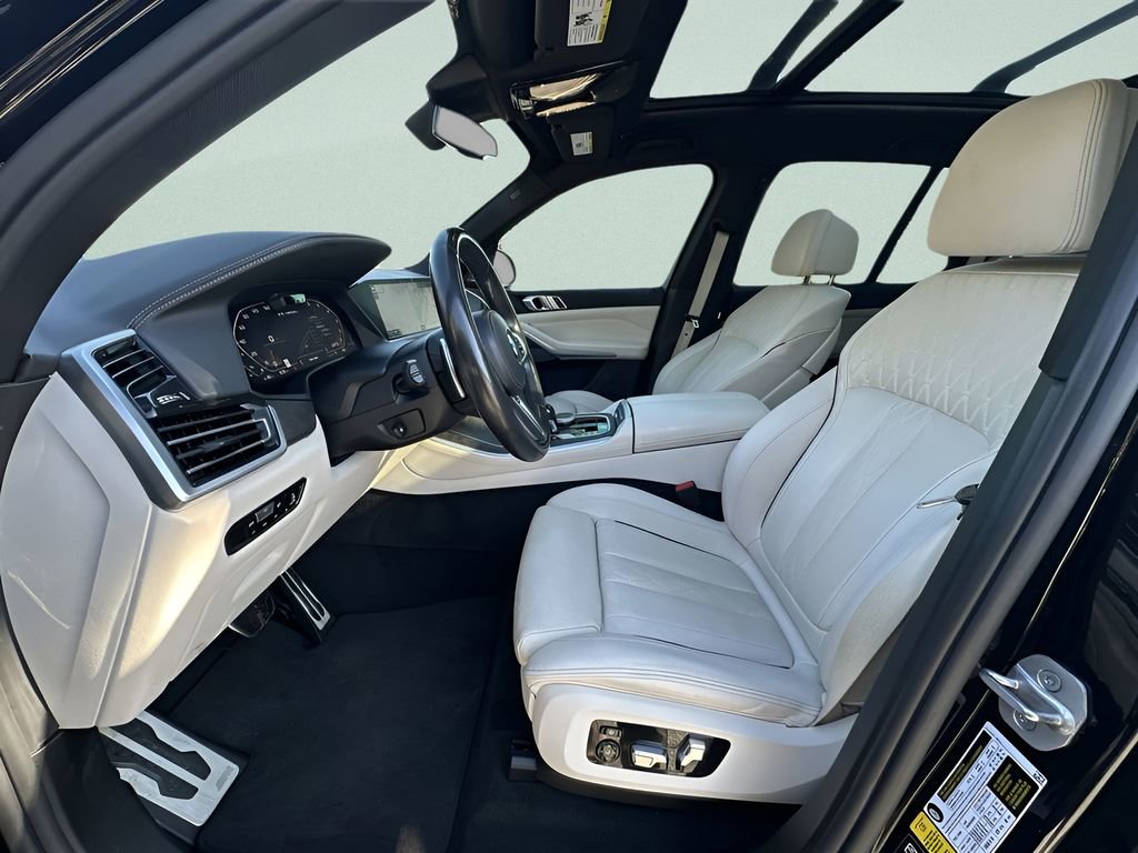 Used 2022 BMW X5 M50i image 15