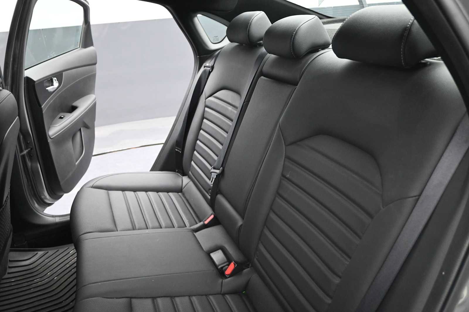 Used 2023 Kia Forte GT-Line w/ GT-Line Premium Package FWD image 24