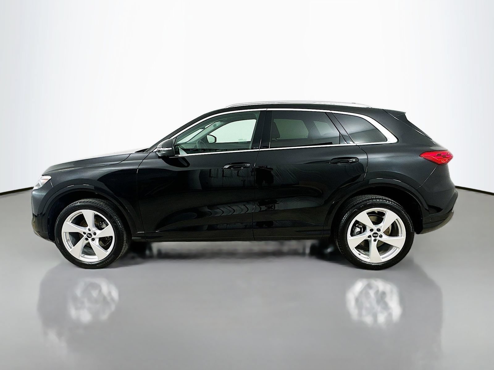 Used 2025 Audi Q5 Premium Plus w/ Premium Plus AWD/4WD image 8