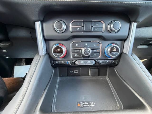 Used 2024 GMC Yukon SLT AWD/4WD image 30