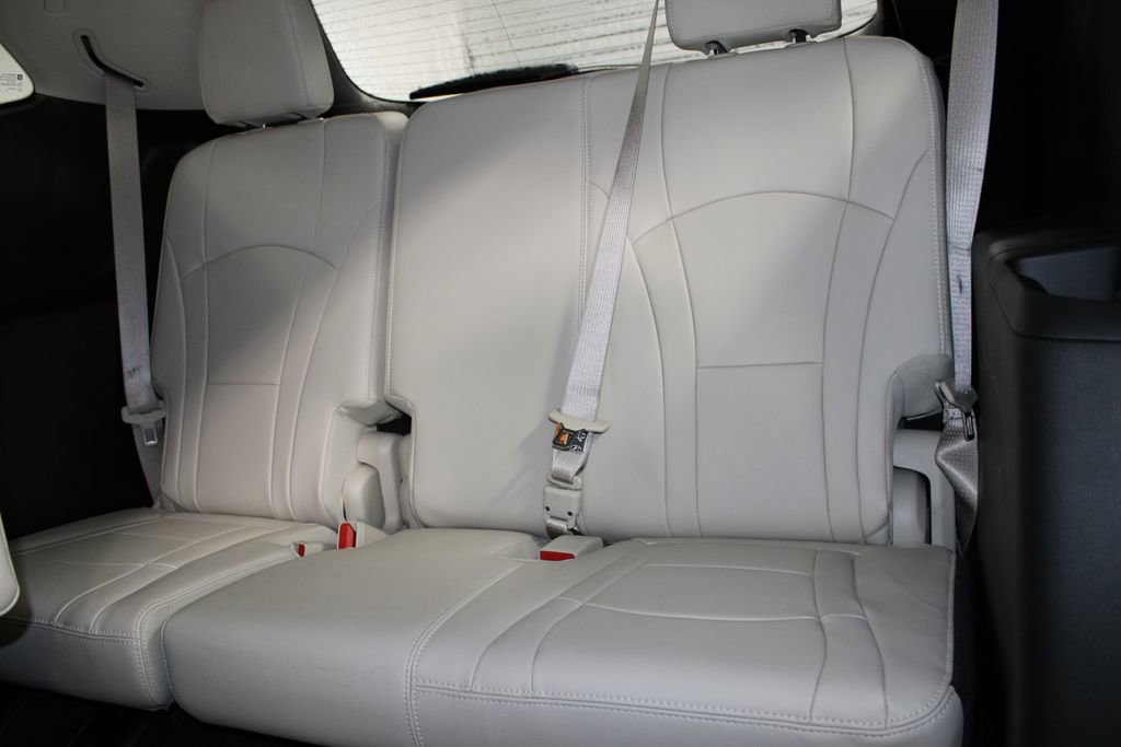 Used 2024 Buick Enclave Essence w/ Sport Touring Edition image 24