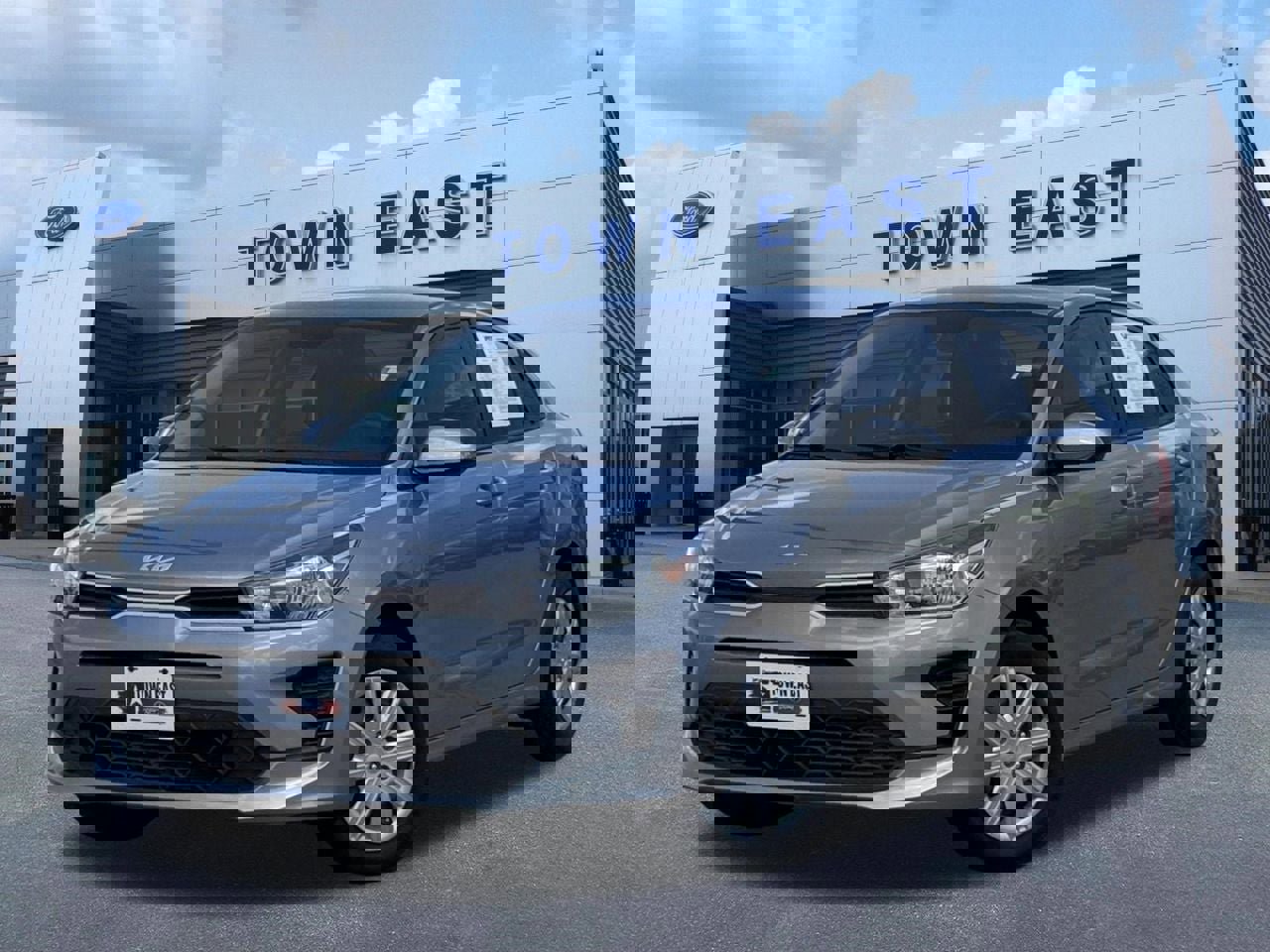 Used 2023 Kia Rio S image 1