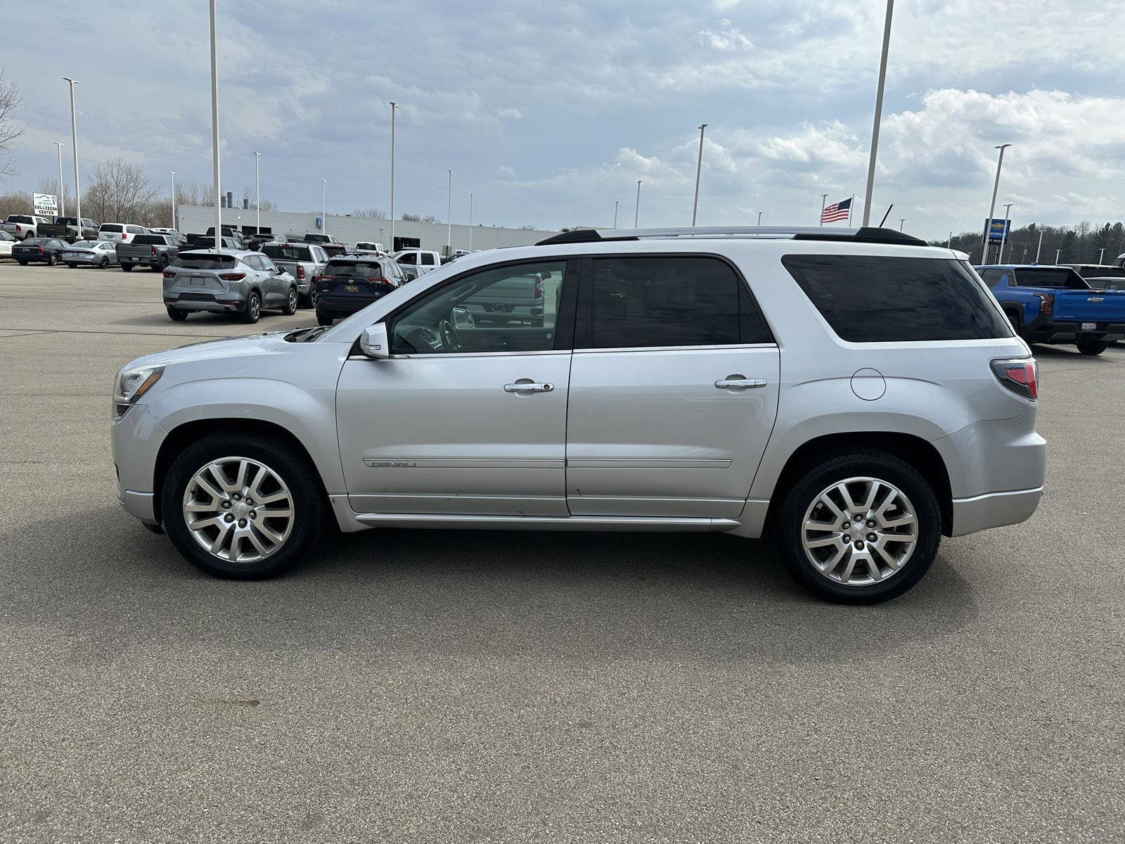 Used 2016 GMC Acadia Denali AWD/4WD image 2