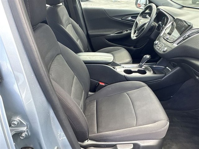 Used 2017 Chevrolet Malibu LT image 26