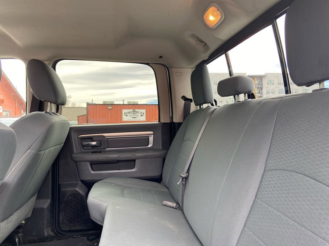 Used 2015 RAM 3500 SLT w/ Cold Weather Group image 27