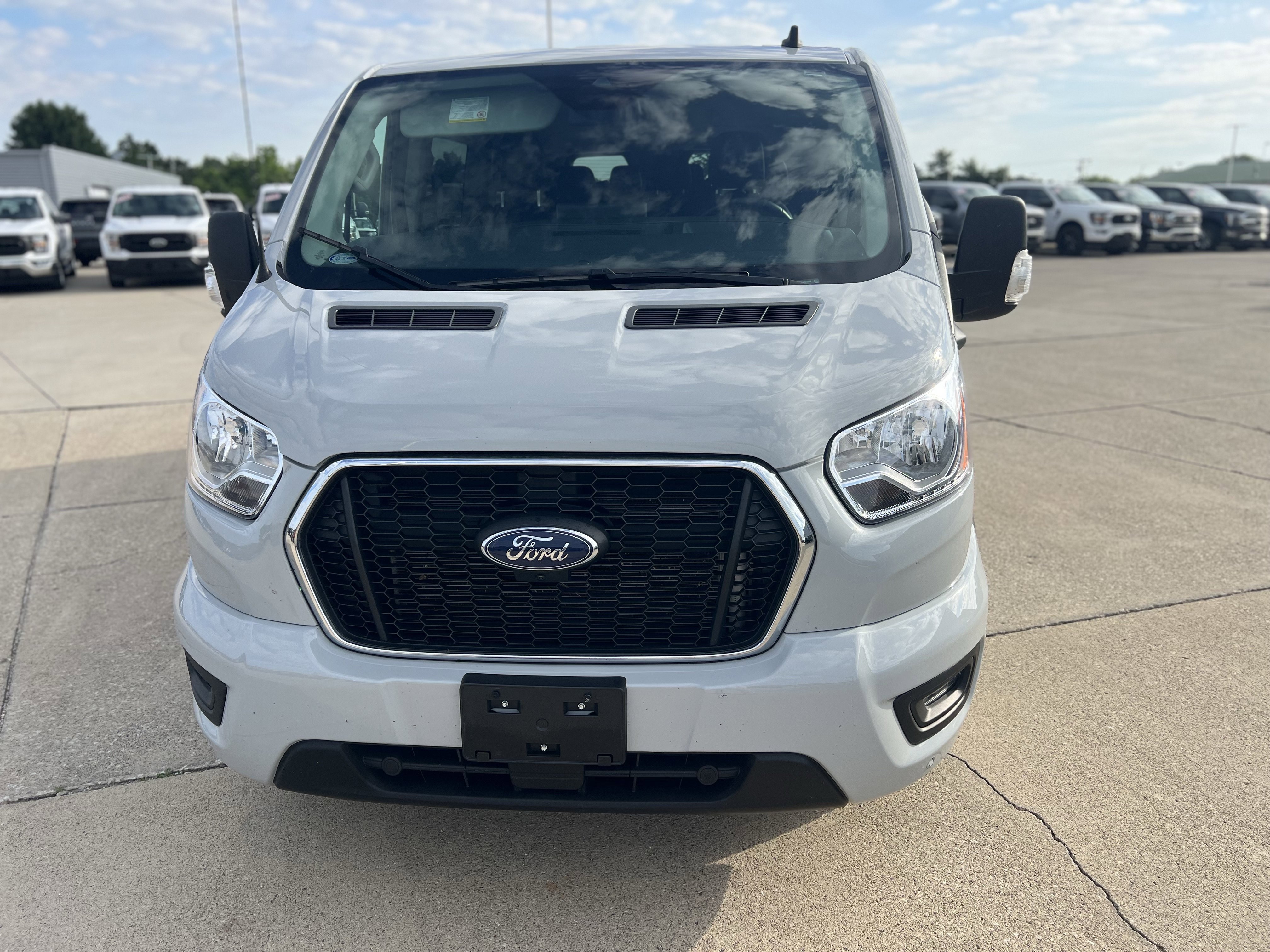 Used 2022 Ford Transit 350 XLT RWD image 12
