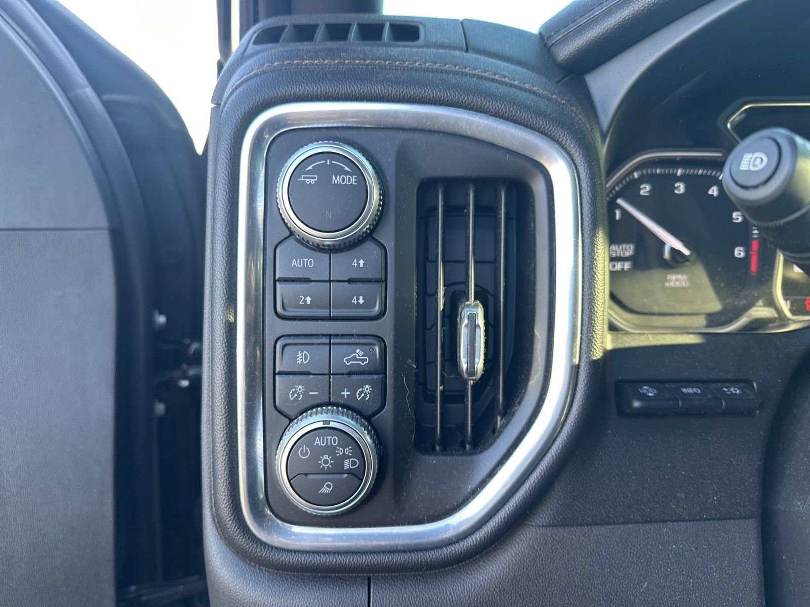 Used 2020 GMC Sierra 1500 AT4 w/ AT4 Premium Package image 14