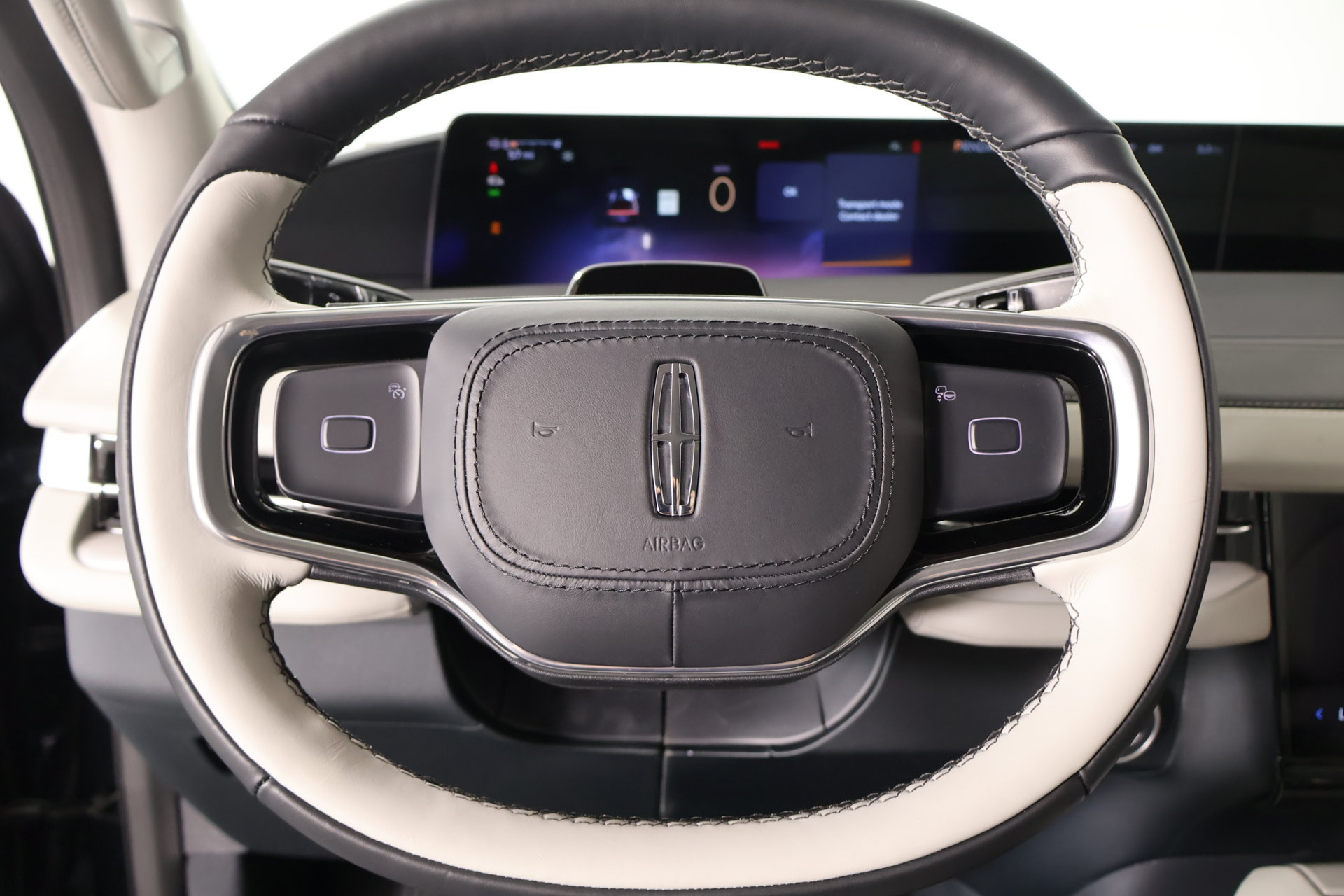 New 2026 Lincoln Navigator Premiere AWD/4WD image 3