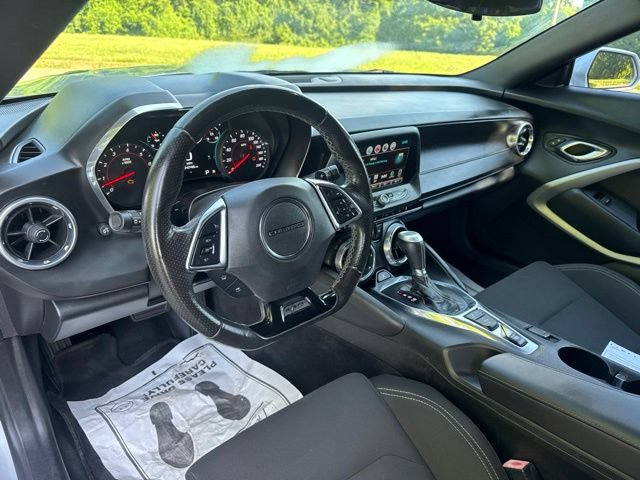 Used 2017 Chevrolet Camaro SS RWD image 15
