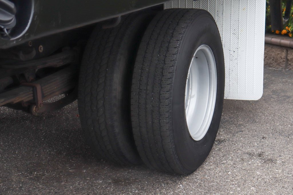 Used 2004 Chevrolet Silverado 3500 W/T image 35