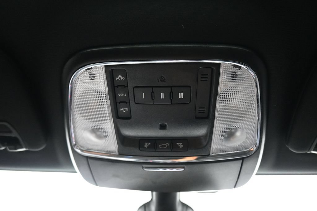 Used 2020 Dodge Durango R/T w/ Blacktop Package AWD/4WD image 23