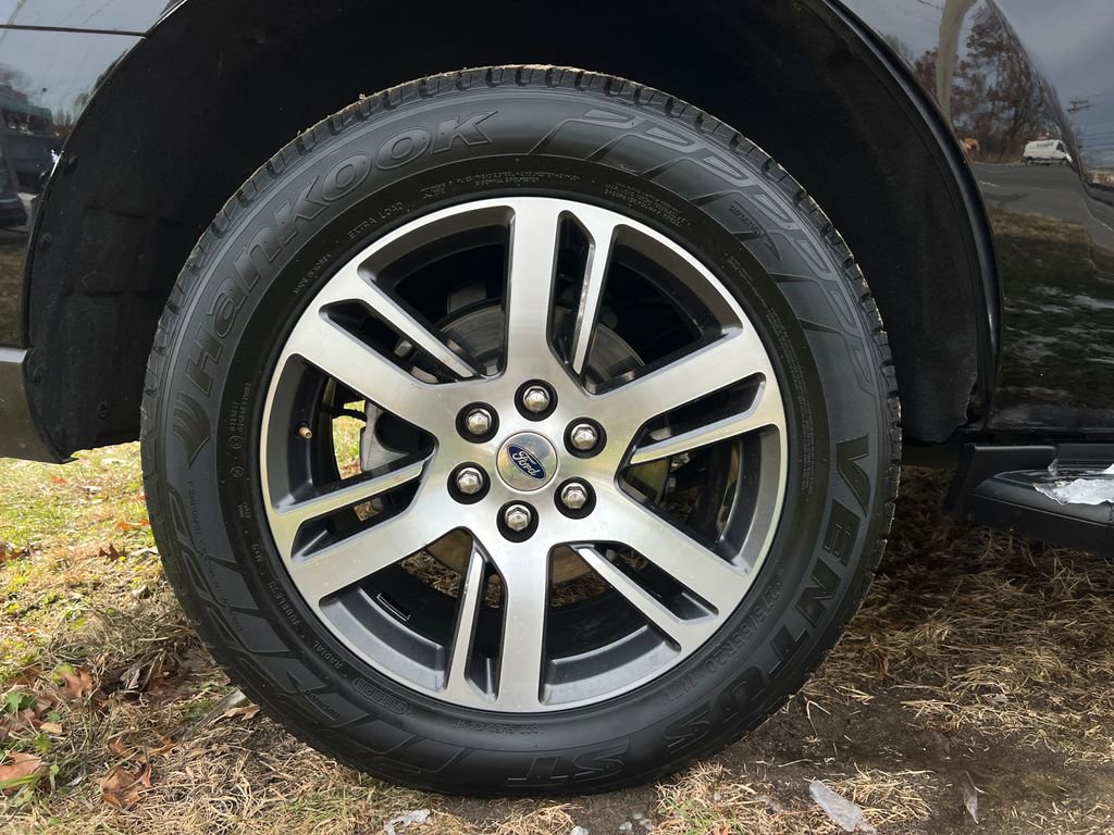 Used 2024 Ford Expedition Limited image 7