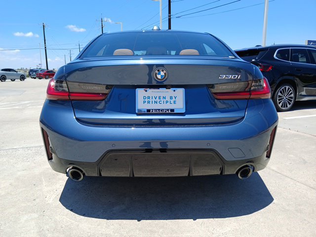 New 2026 BMW 330i Sedan w/ M Sport Package RWD image 8