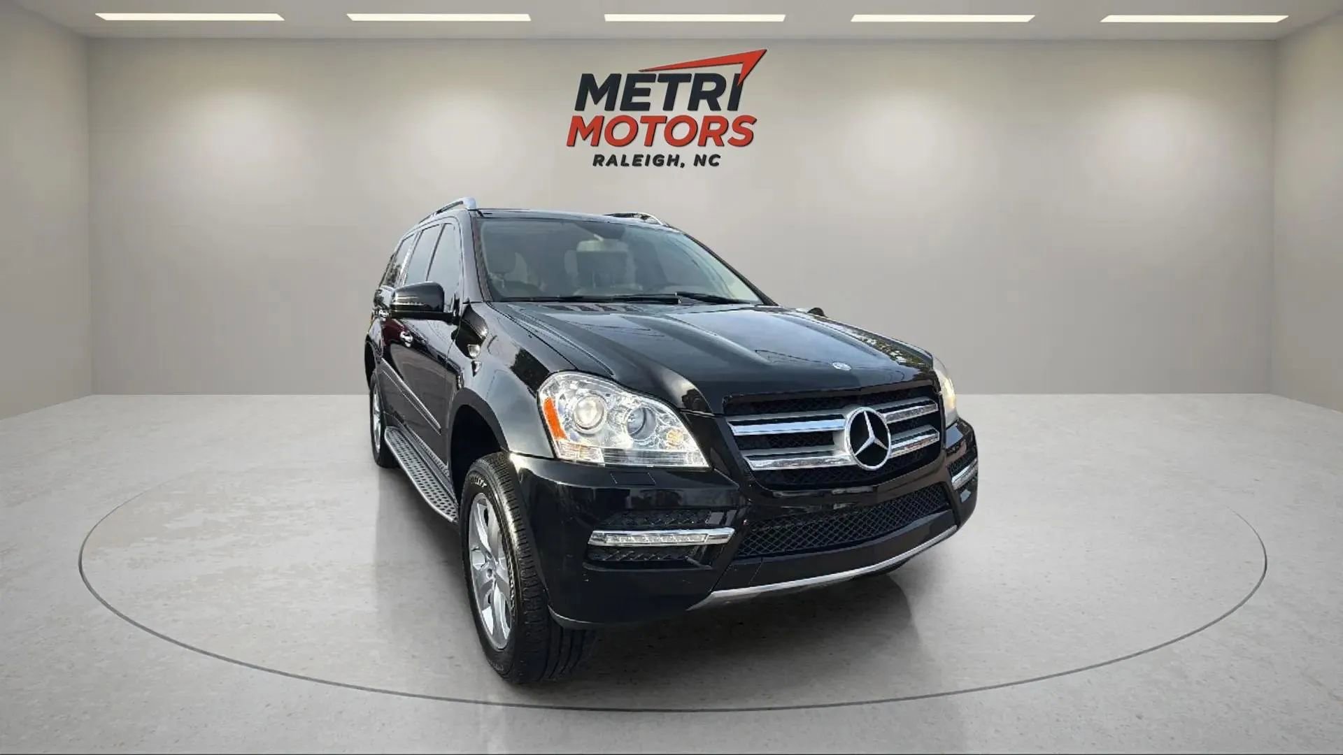 Used 2012 Mercedes-Benz GL 450 GL 450 4MATIC Sport Utility 4D image 3