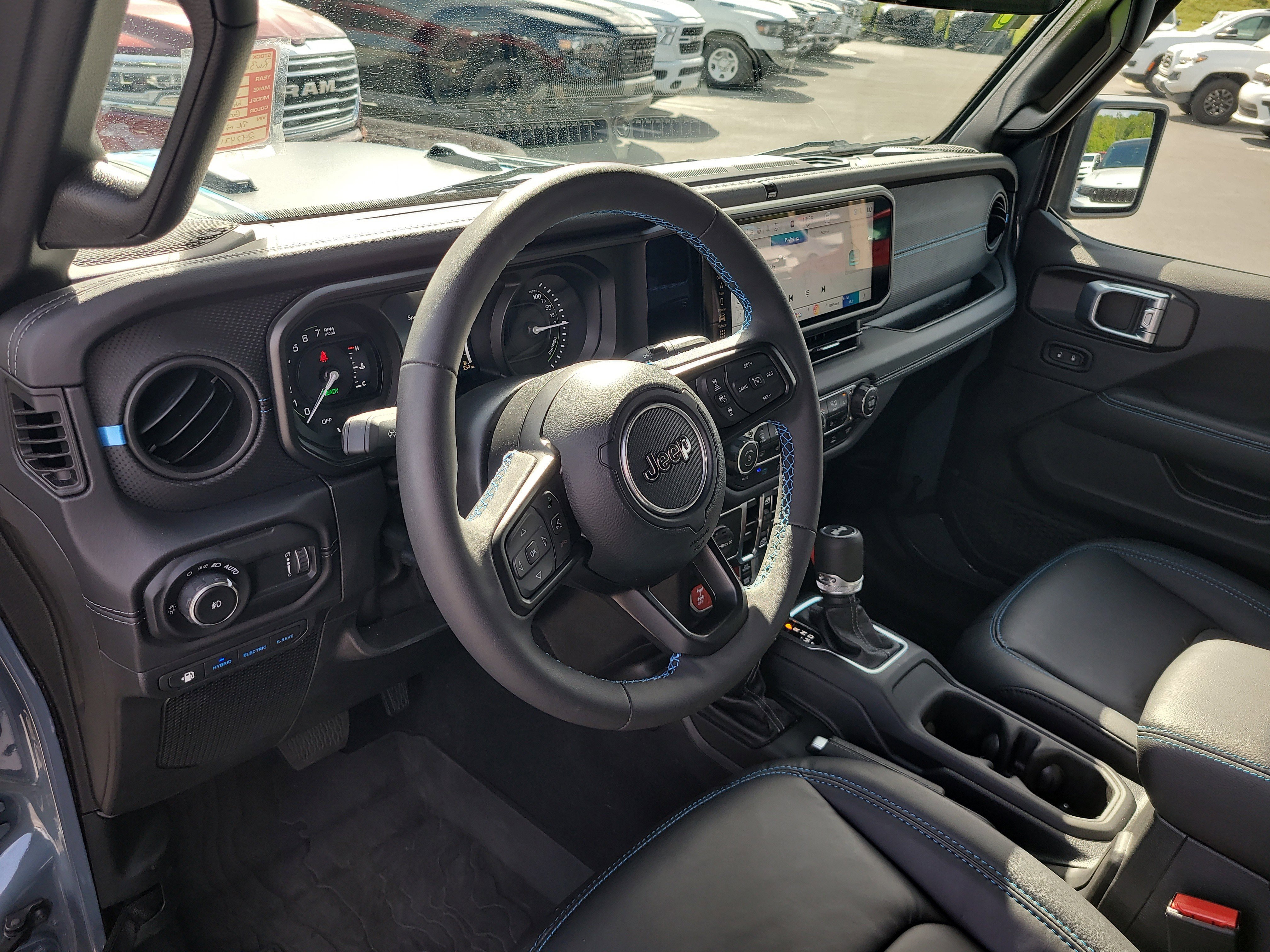 Used 2024 Jeep Wrangler Unlimited Rubicon 4xe image 18