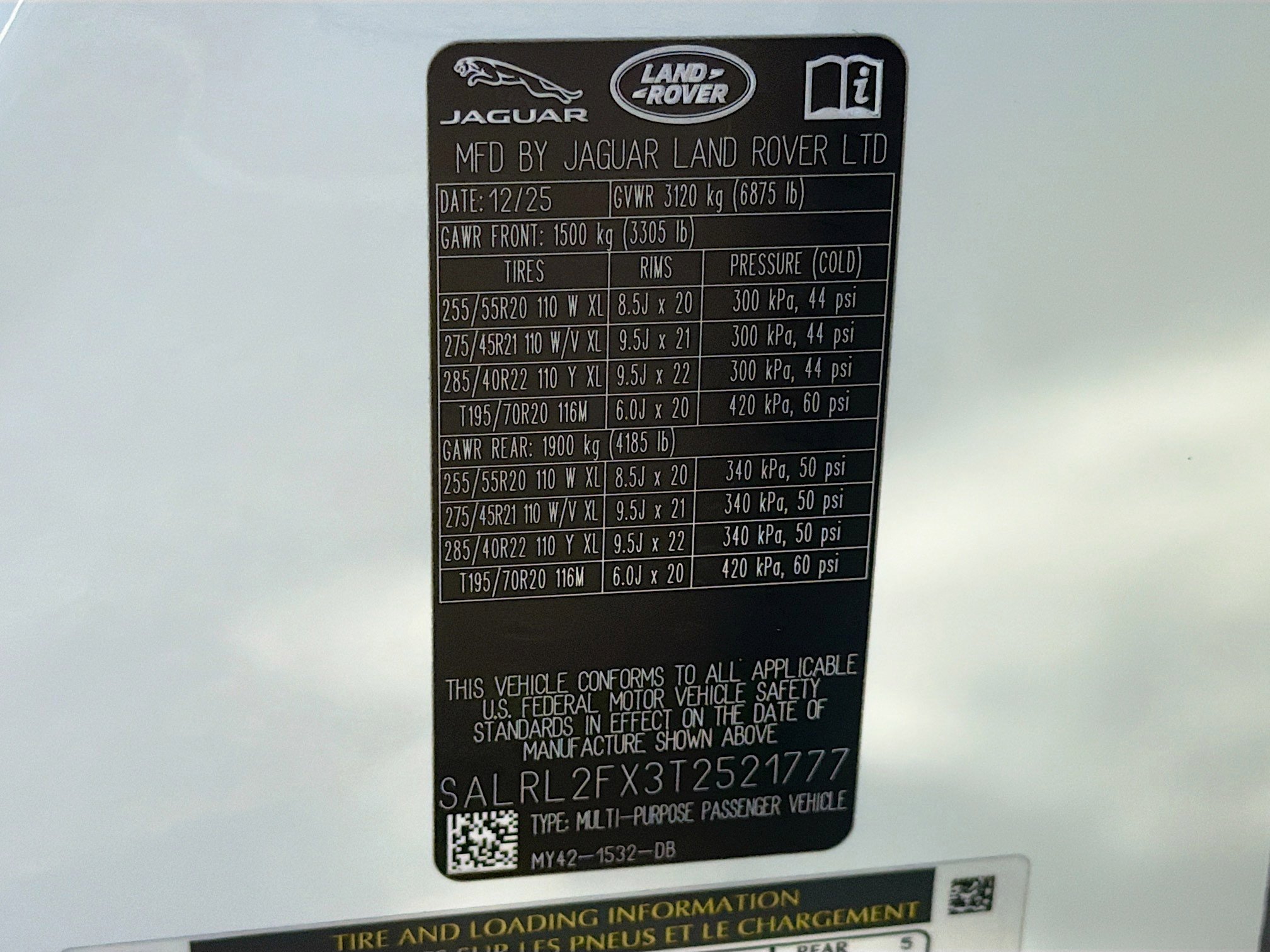 New 2026 Land Rover Discovery Dynamic SE image 43