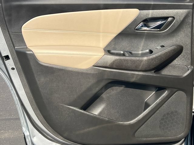 Used 2023 Chevrolet Traverse LT w/ LPO, Cargo Package AWD/4WD image 37