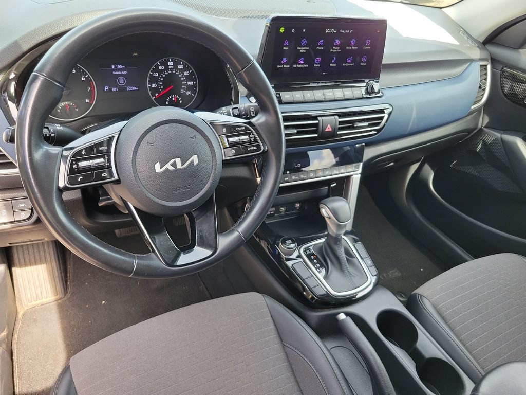 Used 2023 Kia Seltos S w/ Navigation Package FWD image 9