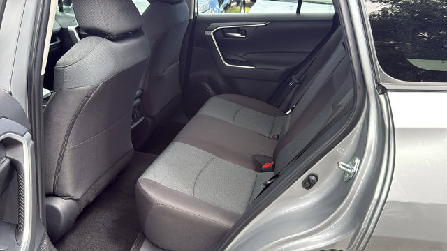 Used 2025 Toyota RAV4 XLE w/ Convenience Package FWD image 16