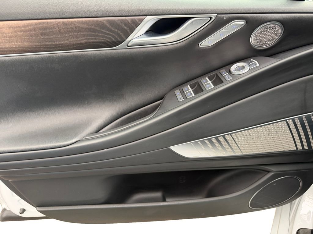 Used 2024 Genesis G80 image 17