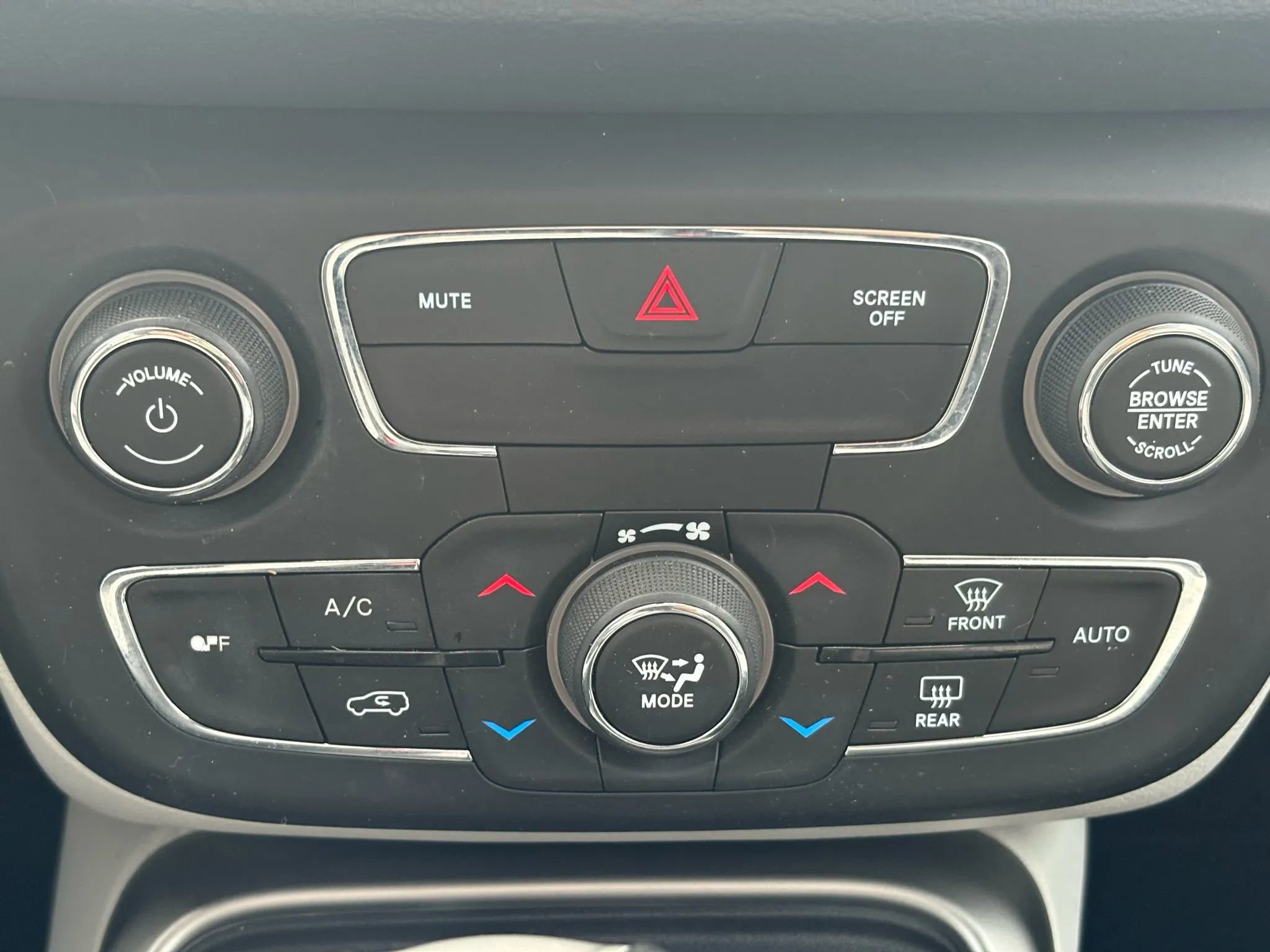 Used 2019 Jeep Compass Latitude image 15