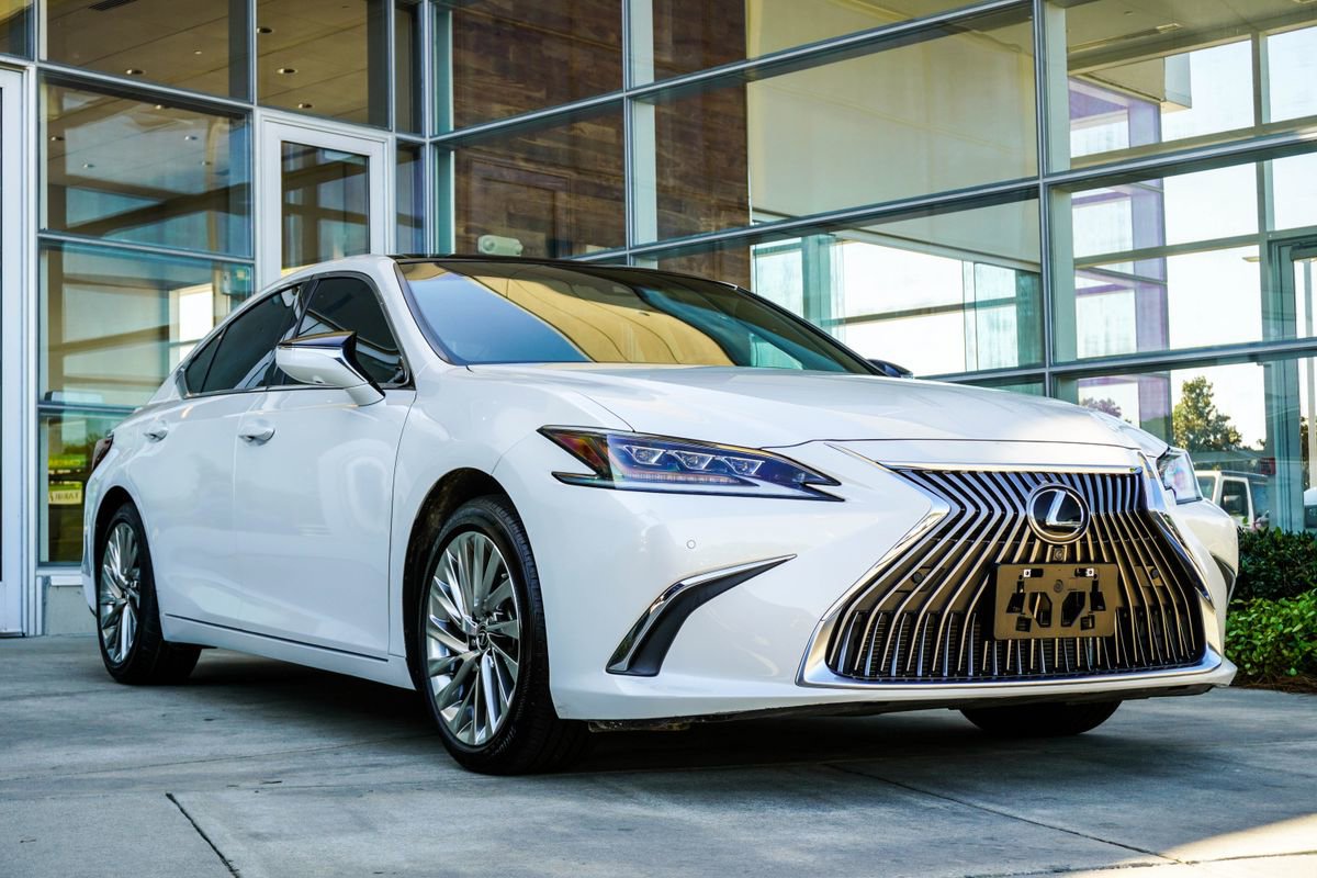 Used 2021 Lexus ES 350 Ultra Luxury w/ Accessory Package image 8