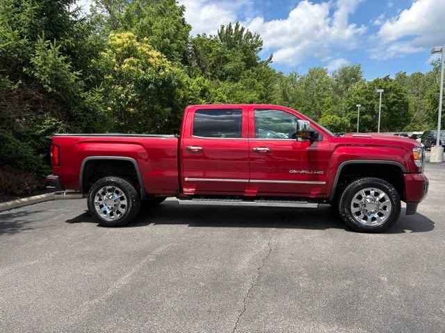 Used 2018 GMC Sierra 2500 Denali w/ Duramax Plus Package AWD/4WD image 8