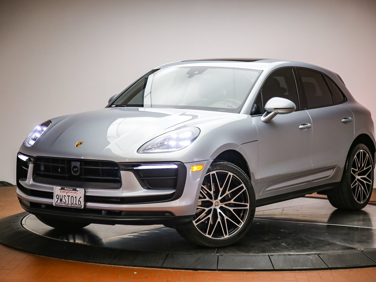 Certified 2025 Porsche Macan