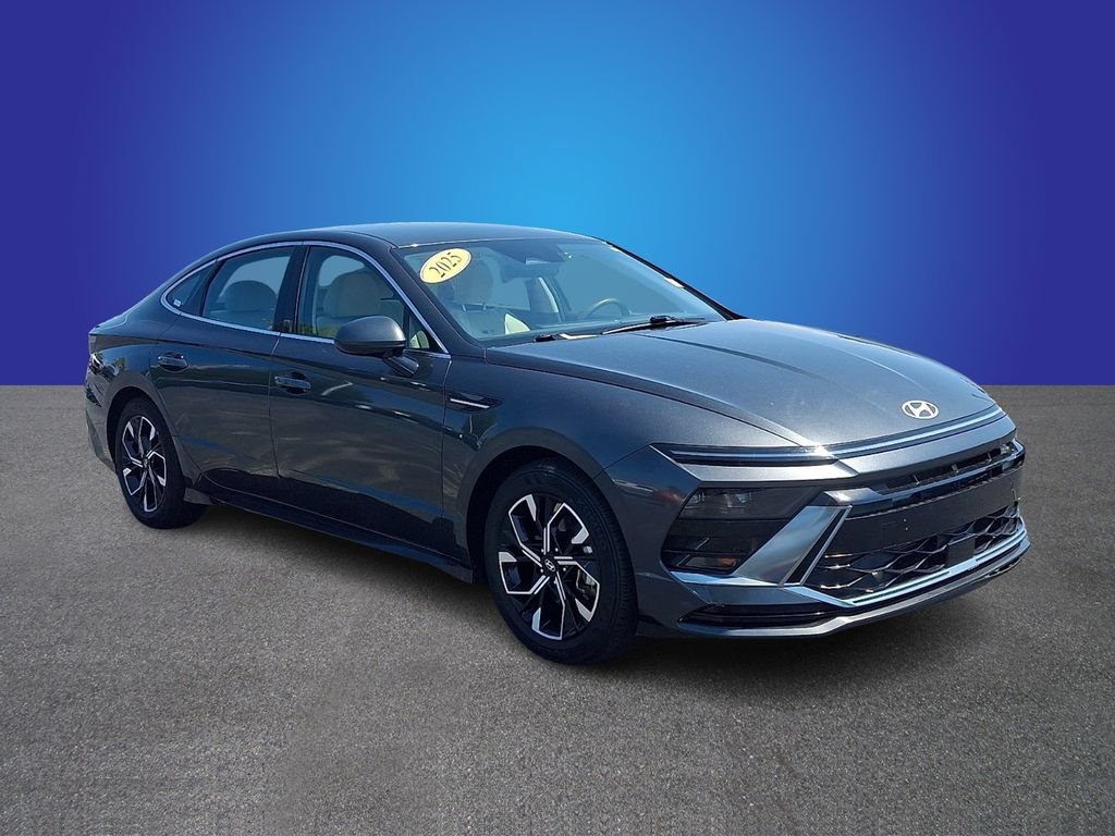 Used 2025 Hyundai Sonata SEL FWD image 3