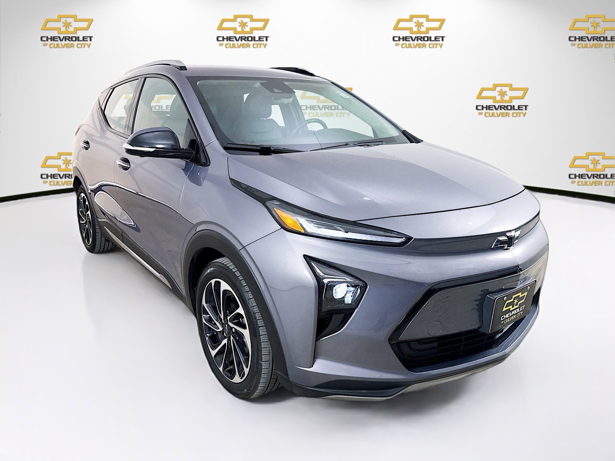 Used 2023 Chevrolet Bolt EUV Premier FWD image 1