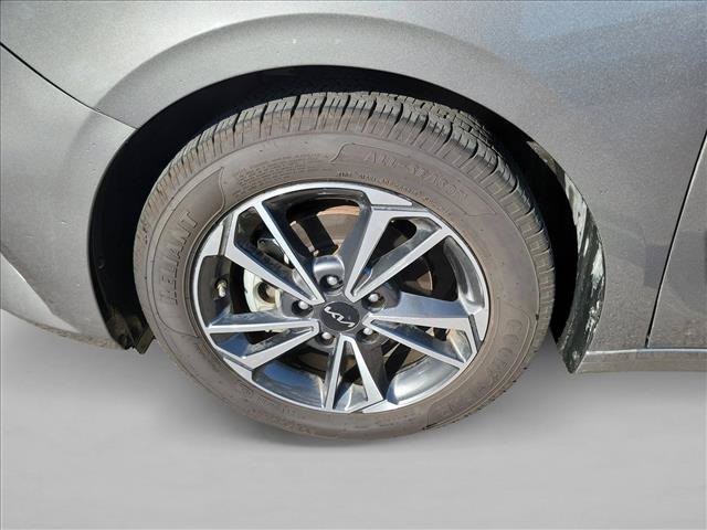 Used 2022 Kia Forte LXS FWD image 10