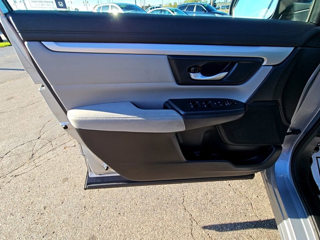 Used 2017 Honda CR-V LX image 11