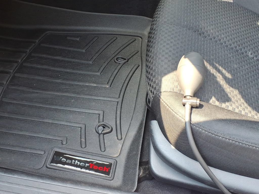 Used 2007 MAZDA MX-5 Miata Touring RWD image 11