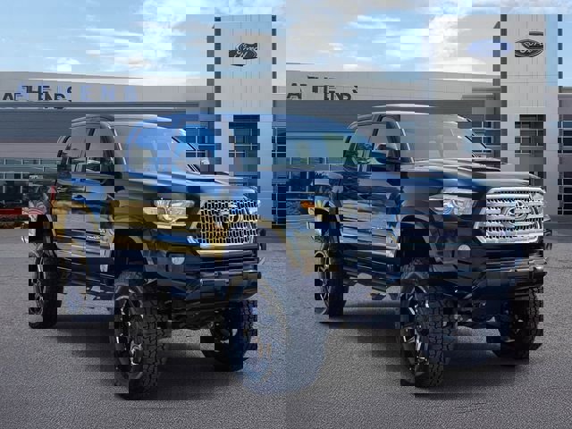 Used 2017 Toyota Tacoma TRD Sport w/ Tow Package (A/T) image 1