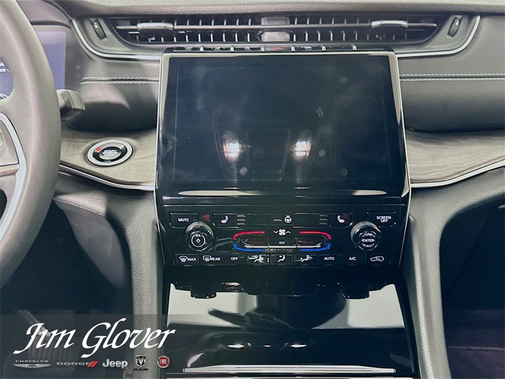 Used 2025 Jeep Grand Cherokee L Limited image 26